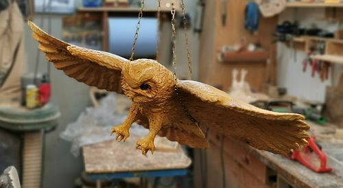 flugeule fliegende eule landende eule landing owl eule holz motorsäge kettensäge schnitzen kettesägenkunst motorsägenkunst